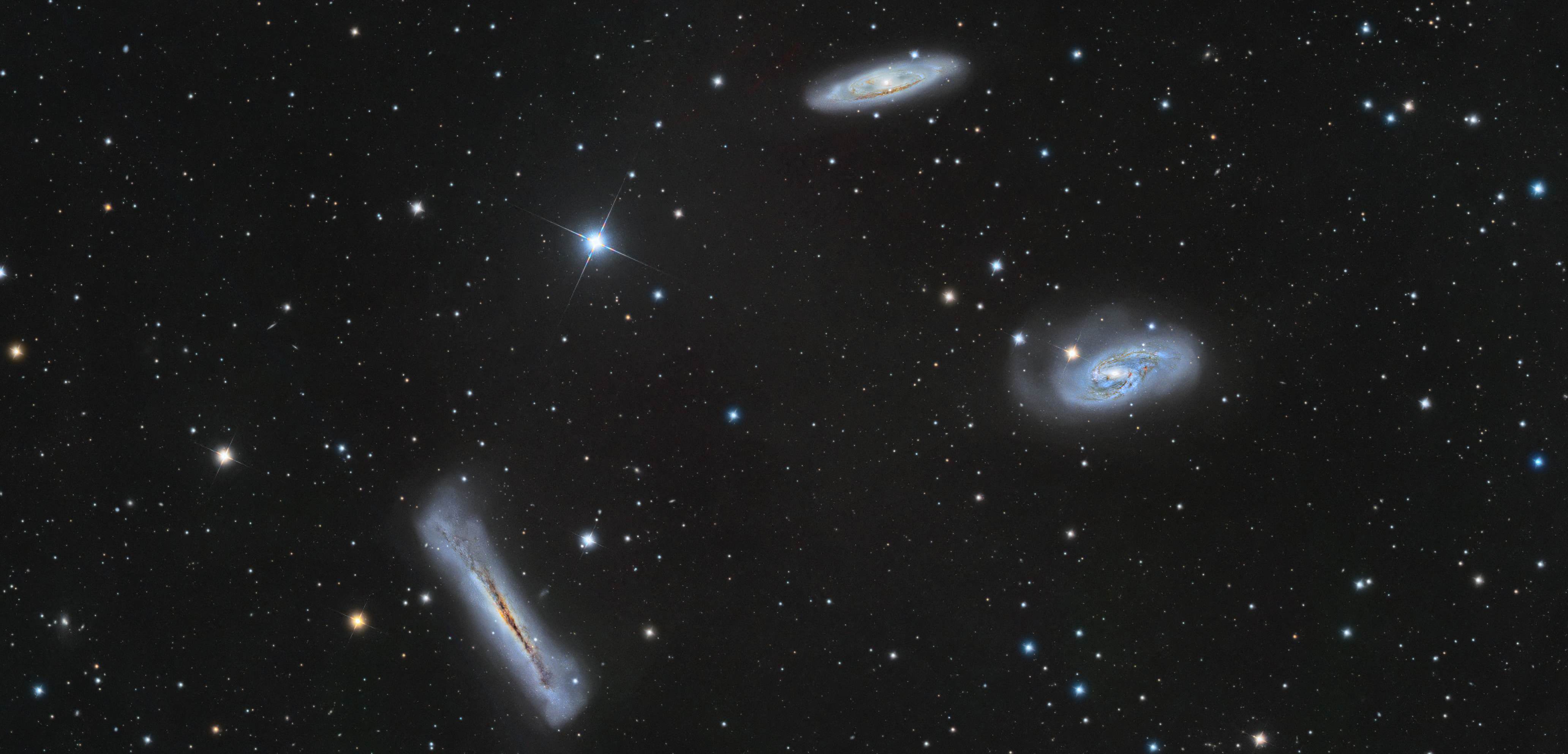 LEO TRIPLET 